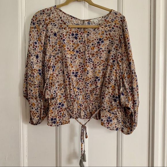 🍃 ae batwing top 🍃 - Picture 1 of 3